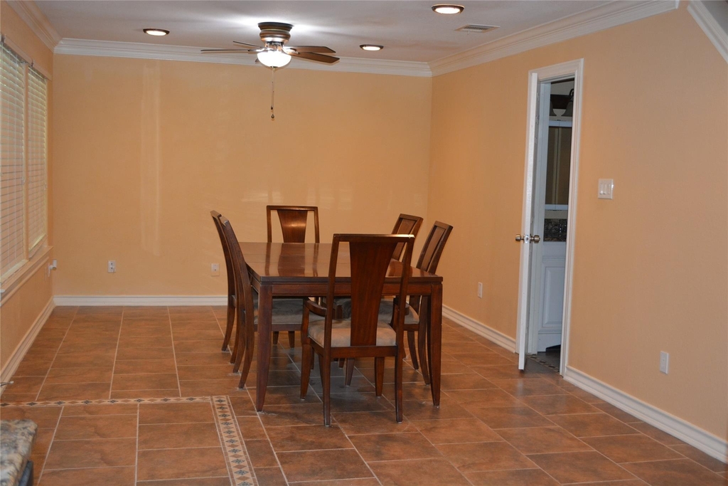 13703 Cambourne Dr - Photo 5
