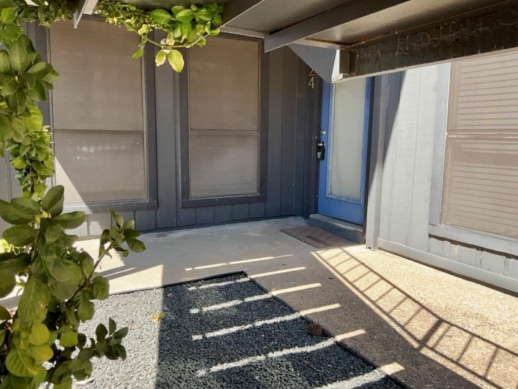 909 Reinli St - Photo 11