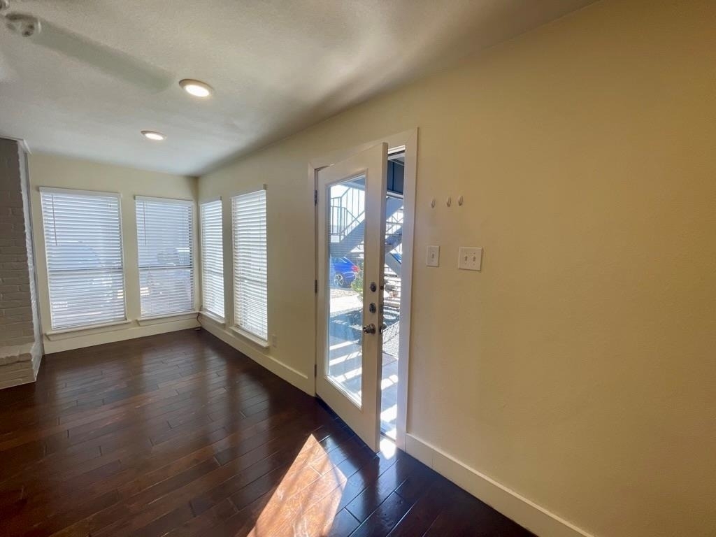909 Reinli St - Photo 2