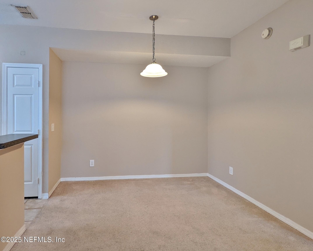 13700 Richmond Park Drive N - Photo 5