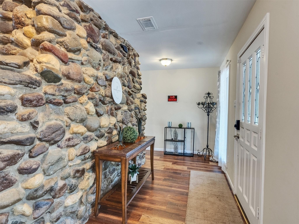 8402 Matthews Lane - Photo 17