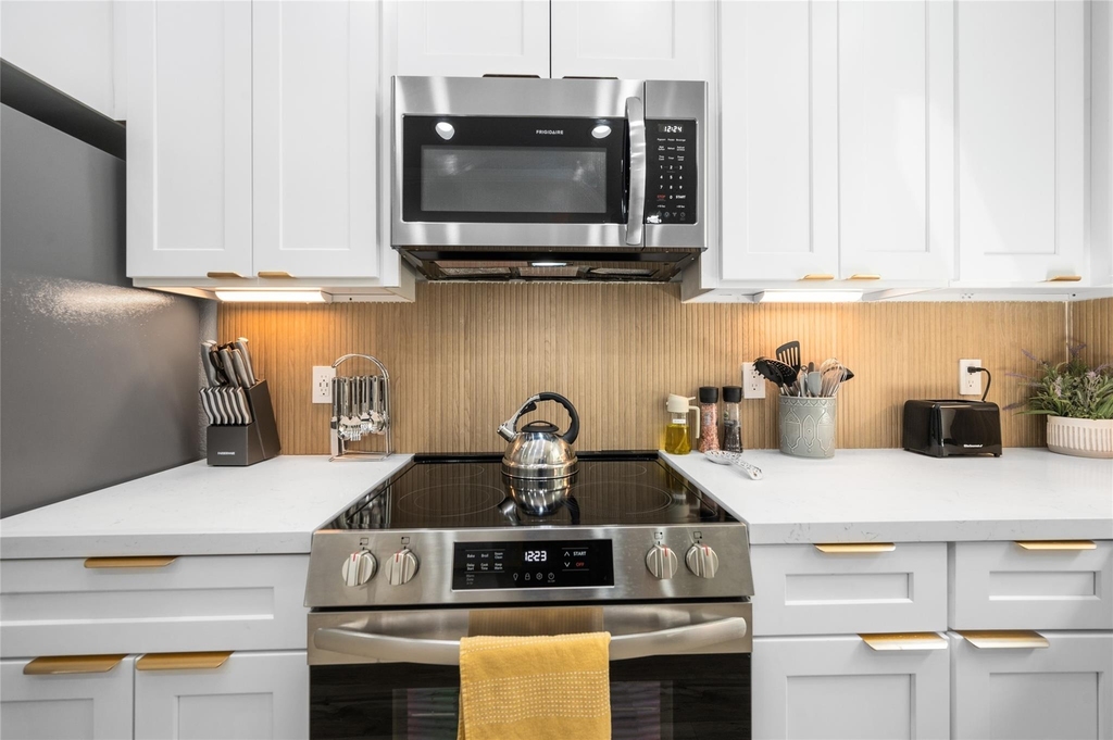 7089 Tierwester Street - Photo 15