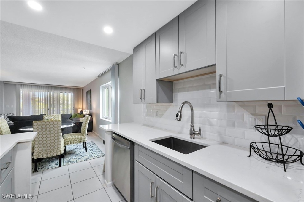 1300 Gulf Shore Boulevard N - Photo 8