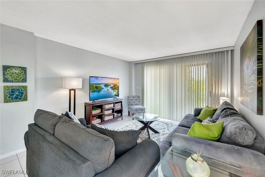 1300 Gulf Shore Boulevard N - Photo 2