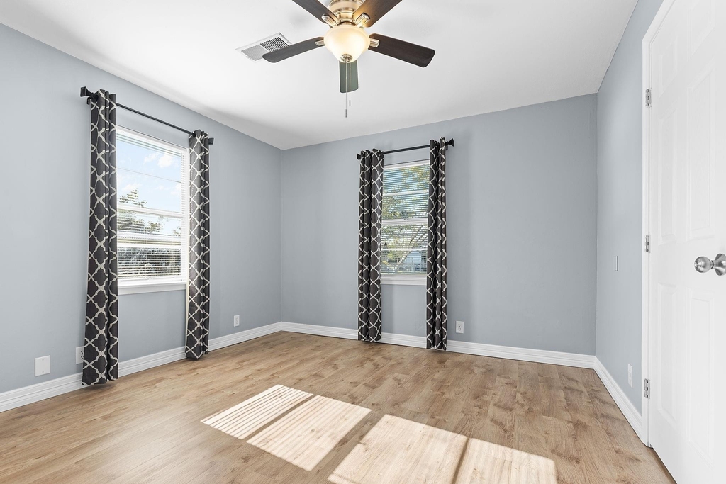 1051 Avenue A - Photo 7