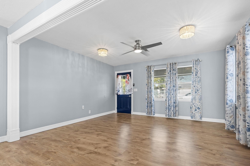 1051 Avenue A - Photo 9
