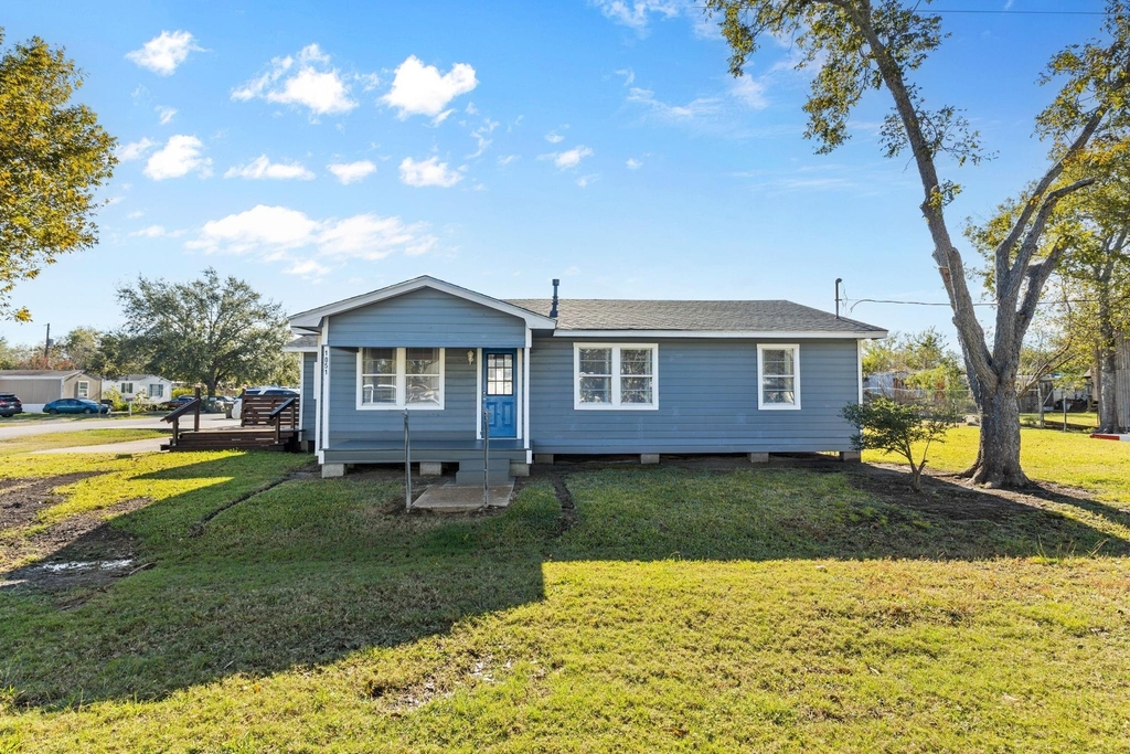 1051 Avenue A - Photo 16