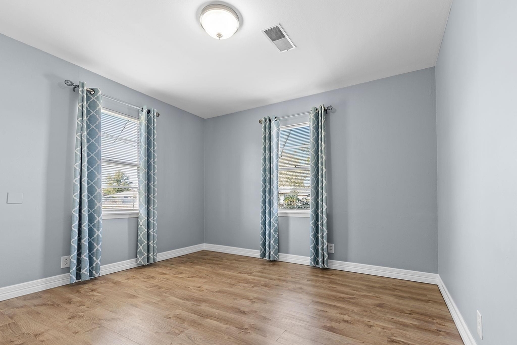 1051 Avenue A - Photo 6