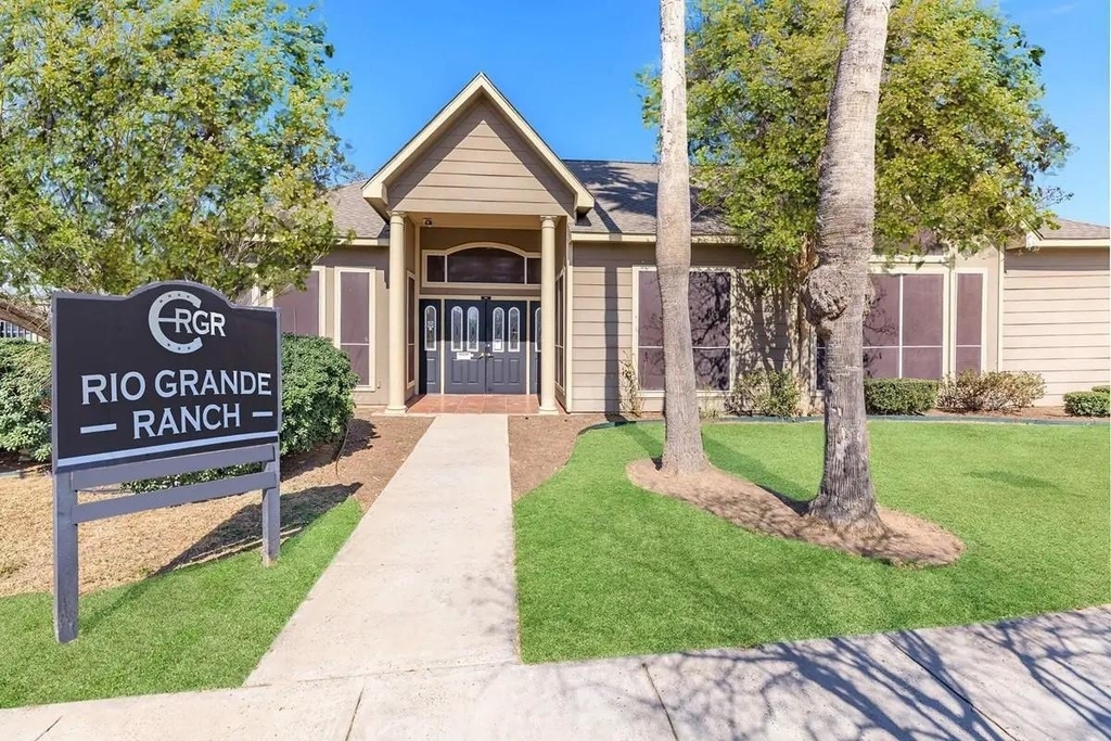 409 Riverhill Loop - Photo 3