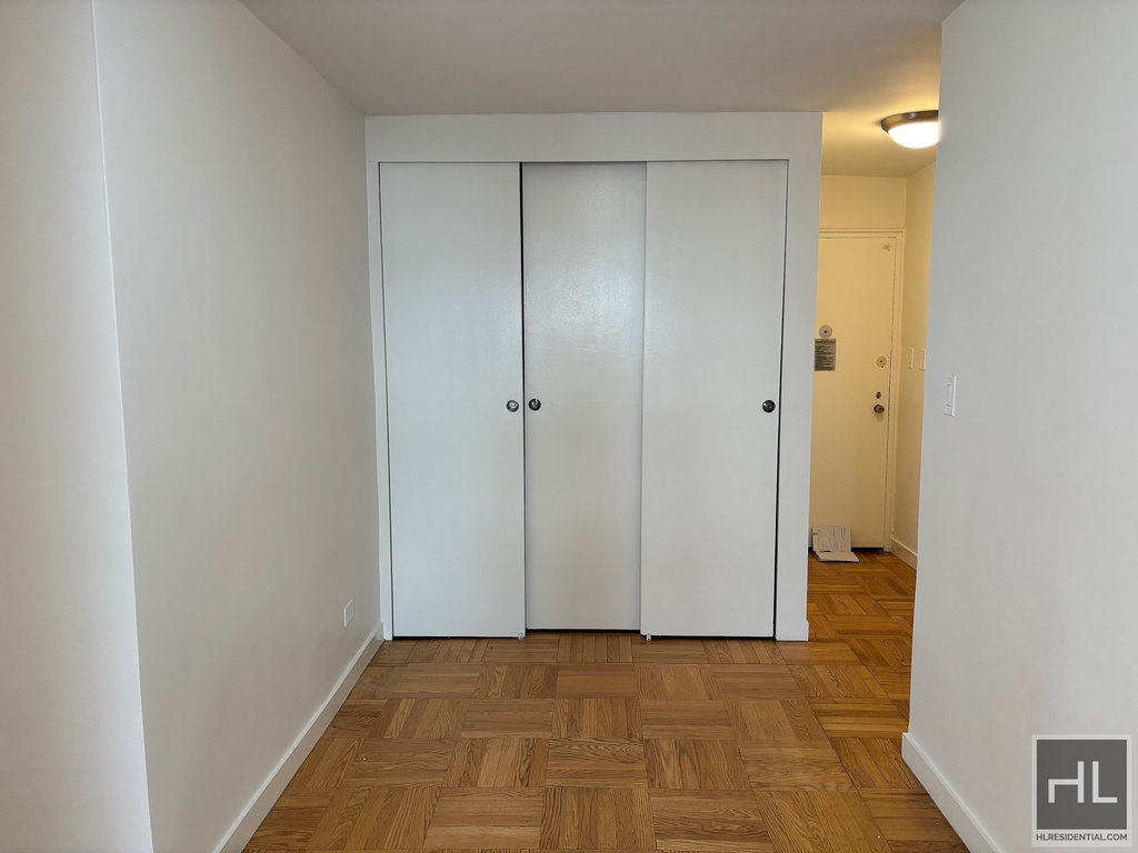 East 79th Street - Photo 5