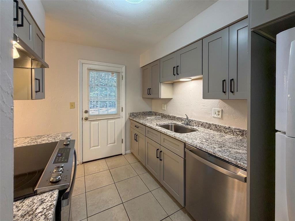 3146 Nw 46th Avenue - Photo 8