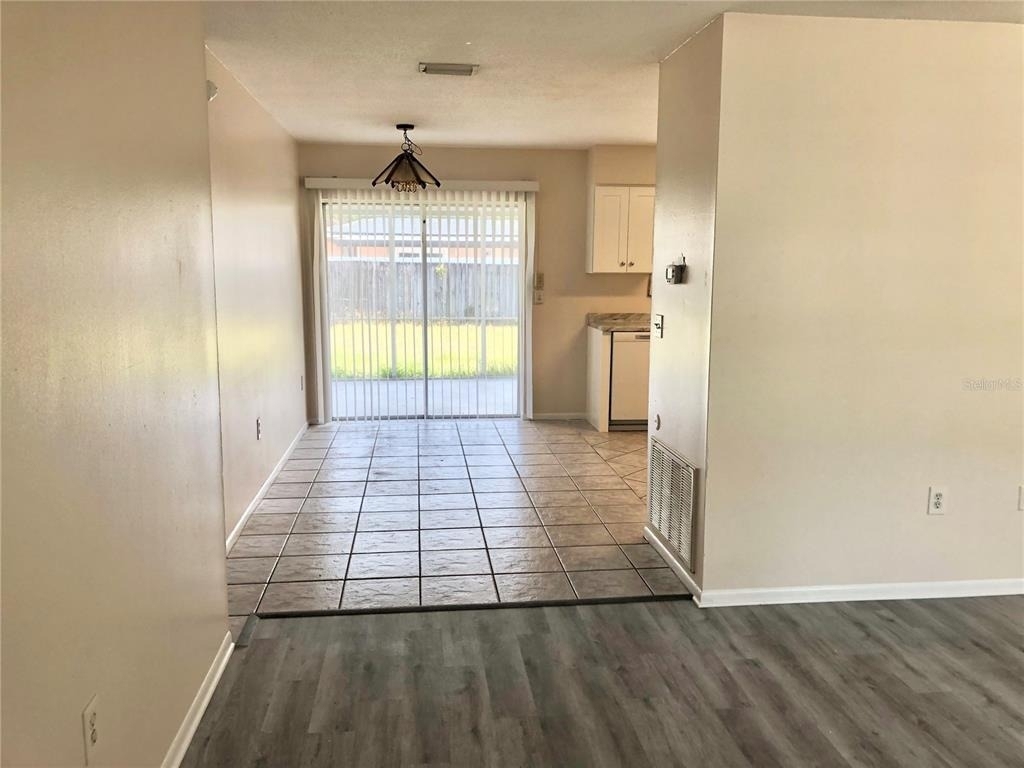 804 67th Avenue Terrace W - Photo 2