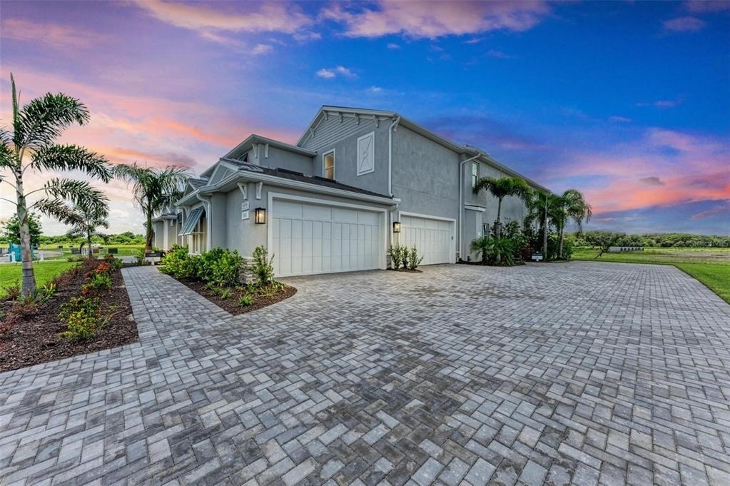 10016 Rembrandt Way - Photo 1