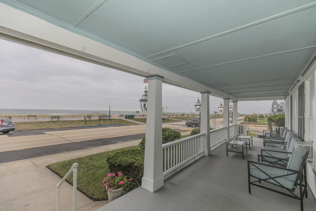18 Ocean Avenue - Photo 2