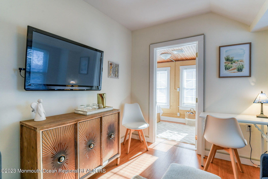 69 Franklin Avenue - Photo 2
