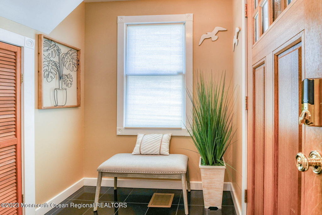 69 Franklin Avenue - Photo 12