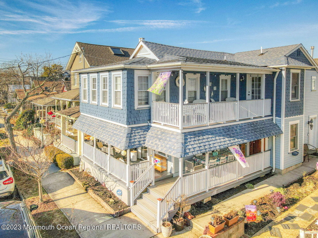 69 Franklin Avenue - Photo 2