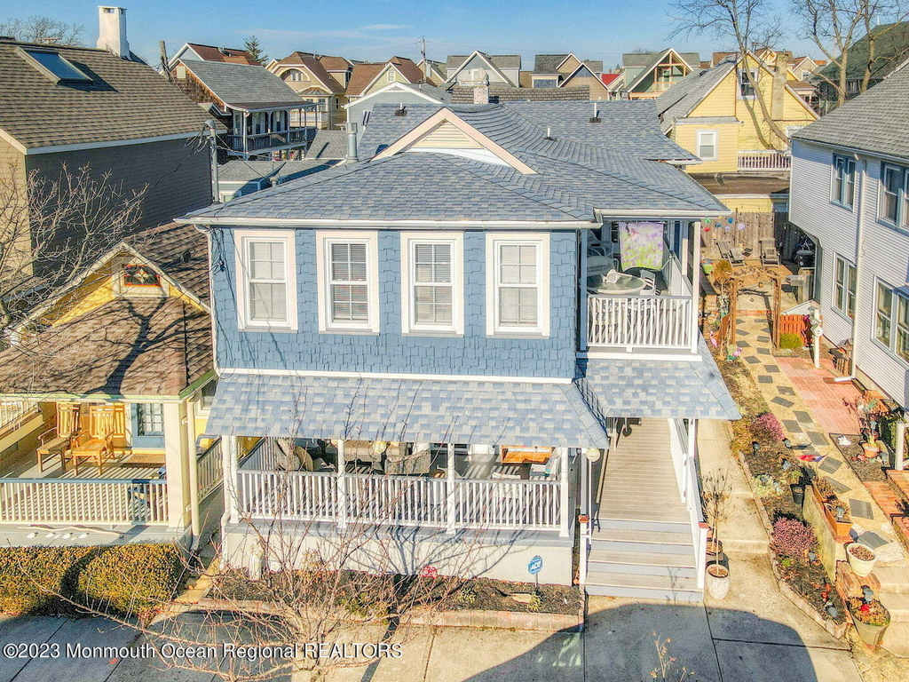 69 Franklin Avenue - Photo 1