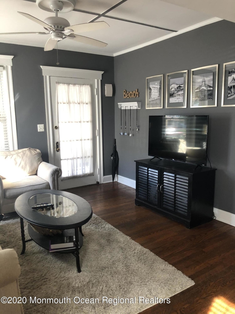 56 Heck Avenue - Photo 3