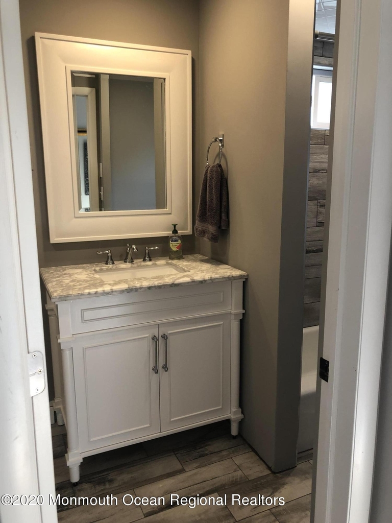 56 Heck Avenue - Photo 15