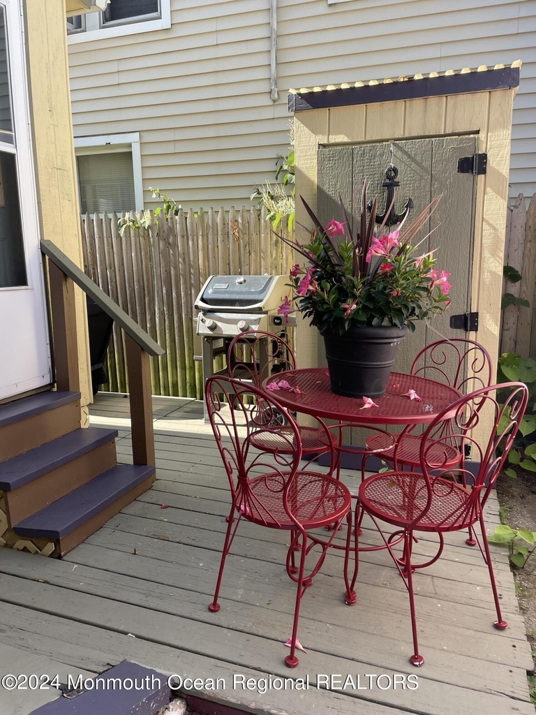 56 Heck Avenue - Photo 24