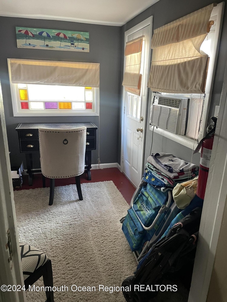 56 Heck Avenue - Photo 8