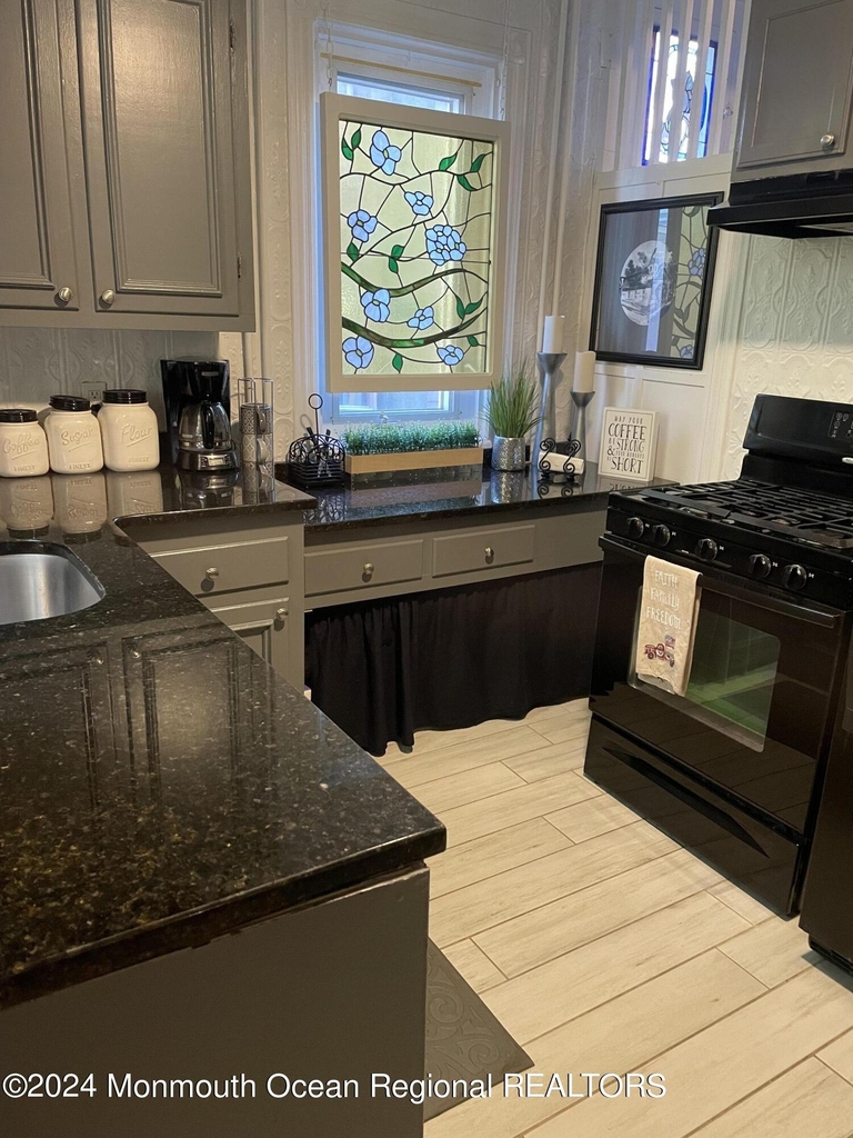 56 Heck Avenue - Photo 6
