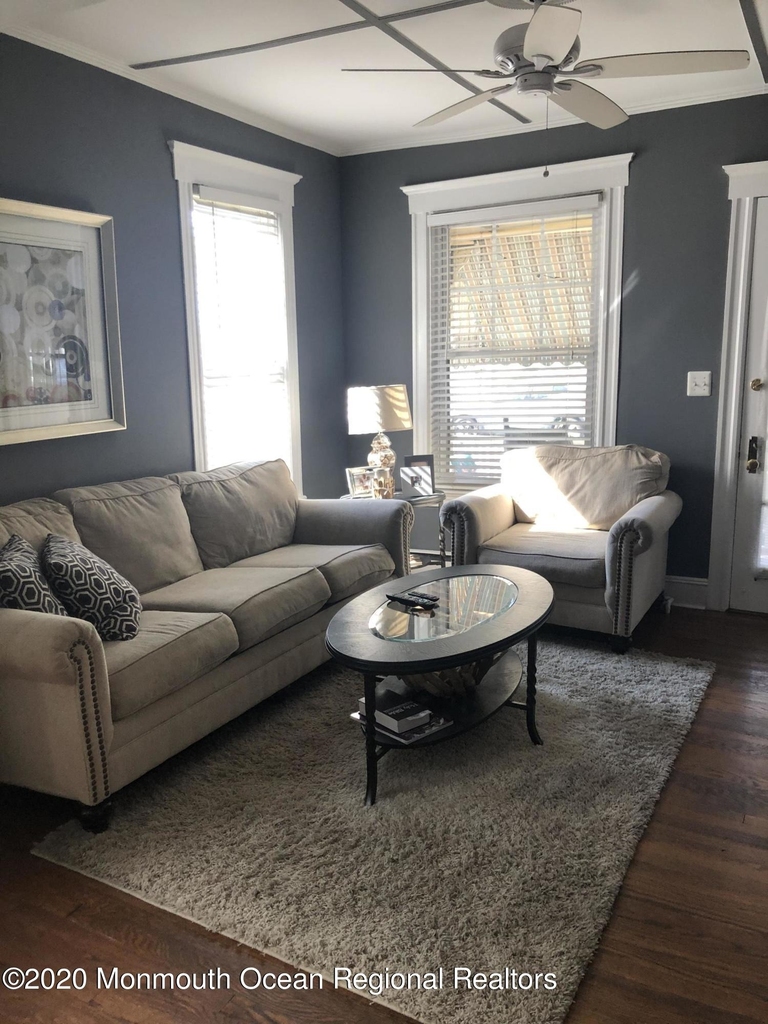 56 Heck Avenue - Photo 2