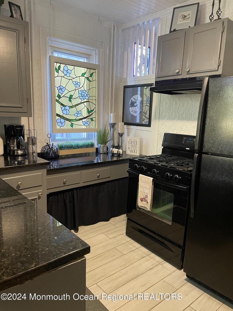 56 Heck Avenue - Photo 7