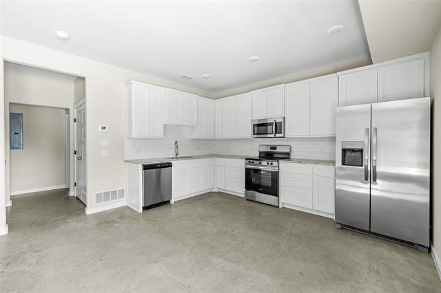 2290 W Tarleton Street - Photo 4