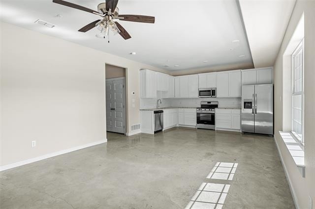 2290 W Tarleton Street - Photo 1