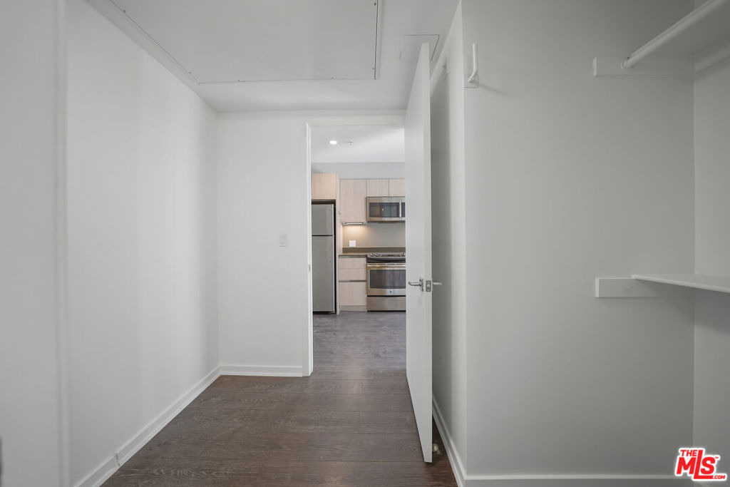5800 Harold Way - Photo 7