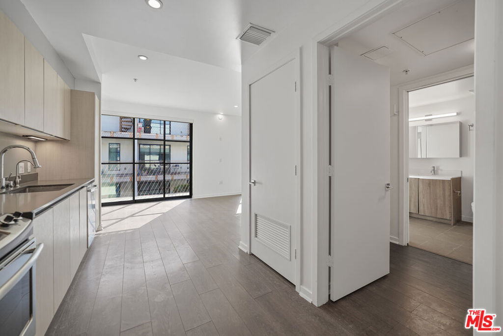 5800 Harold Way - Photo 1
