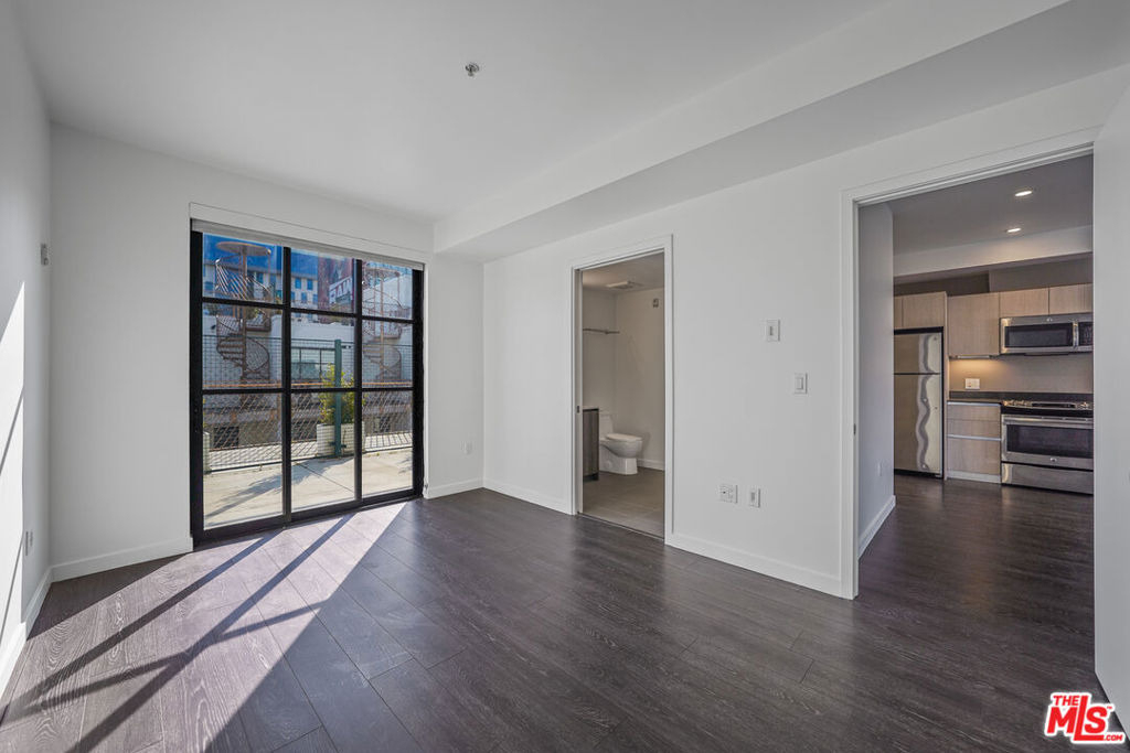 5800 Harold Way - Photo 15