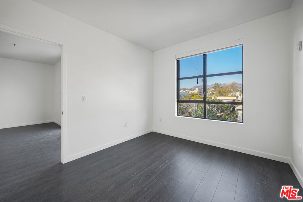 5800 Harold Way - Photo 9