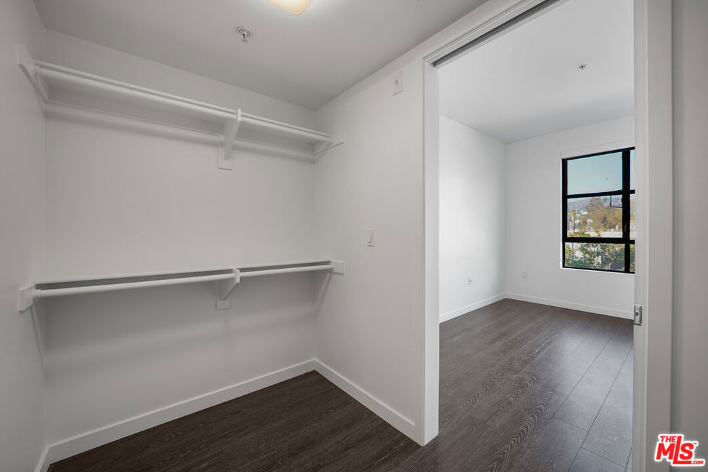 5800 Harold Way - Photo 12