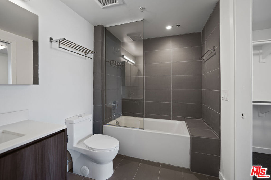 5800 Harold Way - Photo 14