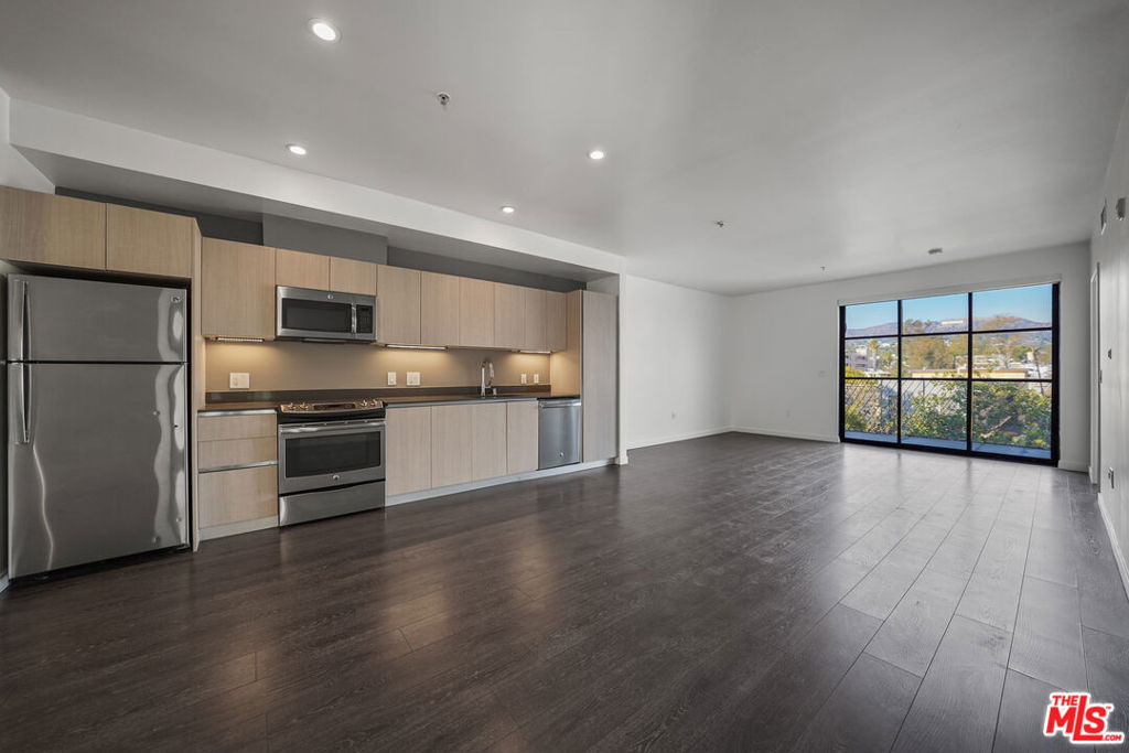 5800 Harold Way - Photo 1