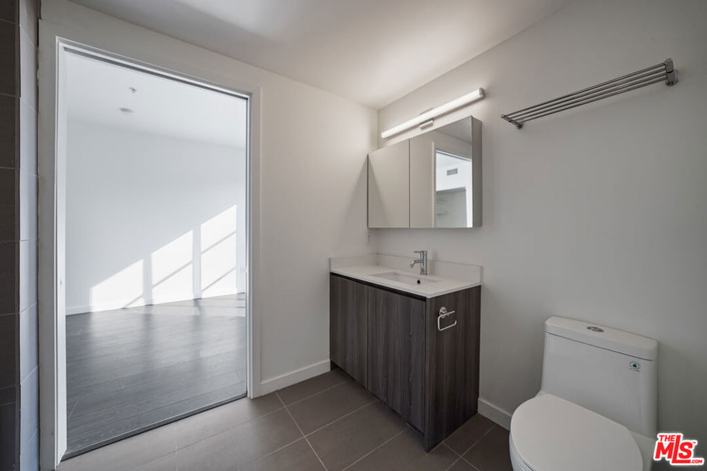 5800 Harold Way - Photo 17