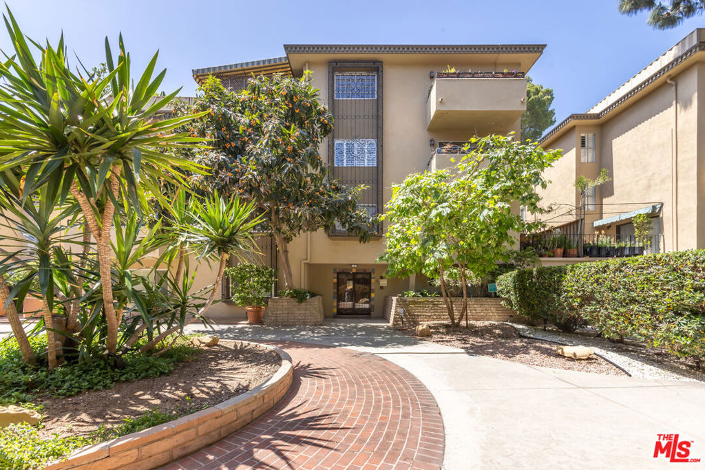6732 Hillpark Drive - Photo 13