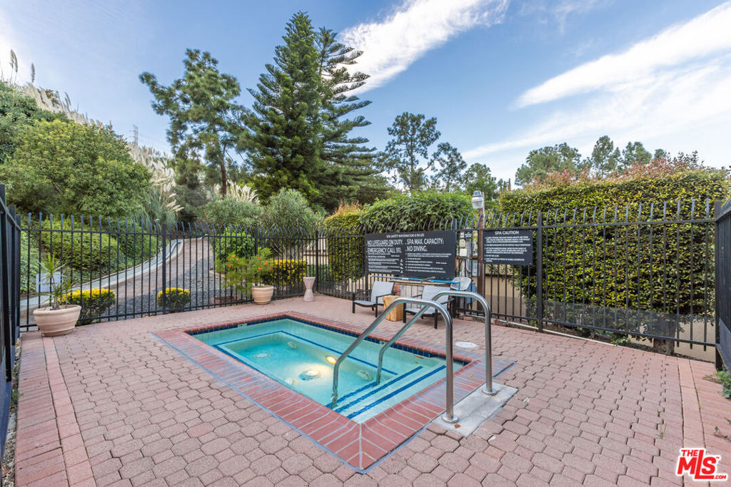 6732 Hillpark Drive - Photo 23