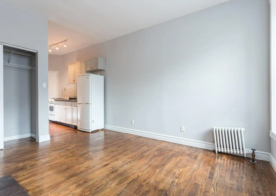 7th Avenue - Photo 2