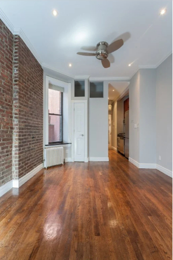 East Houston Street - Photo 1