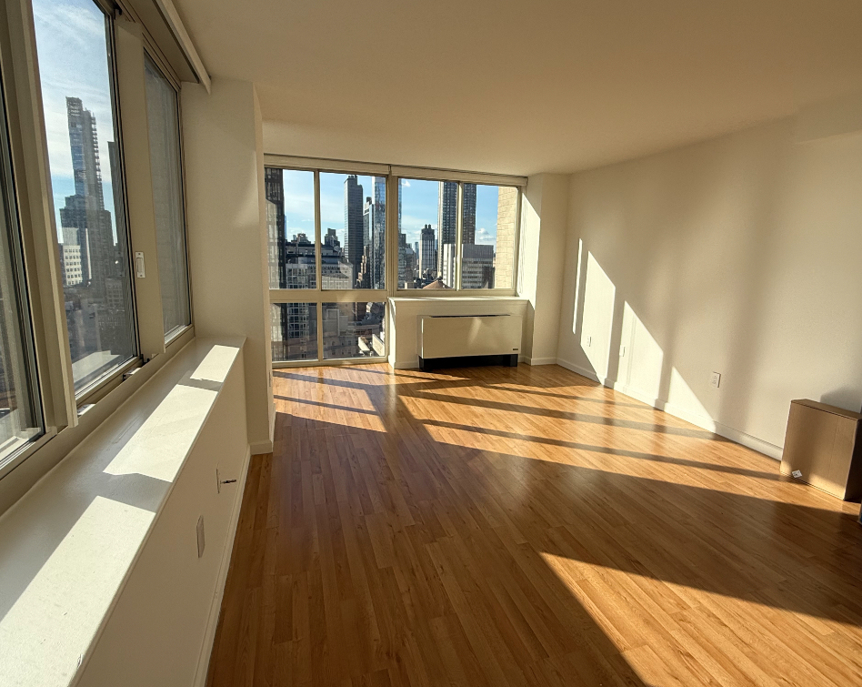 Midtown West - Photo 1