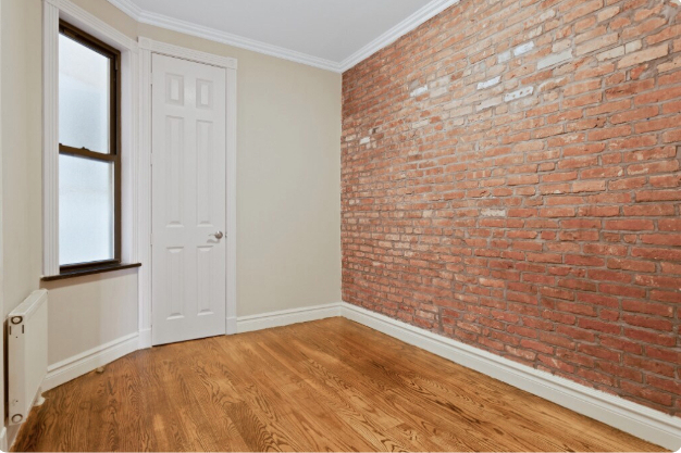 East 12th - Photo 4