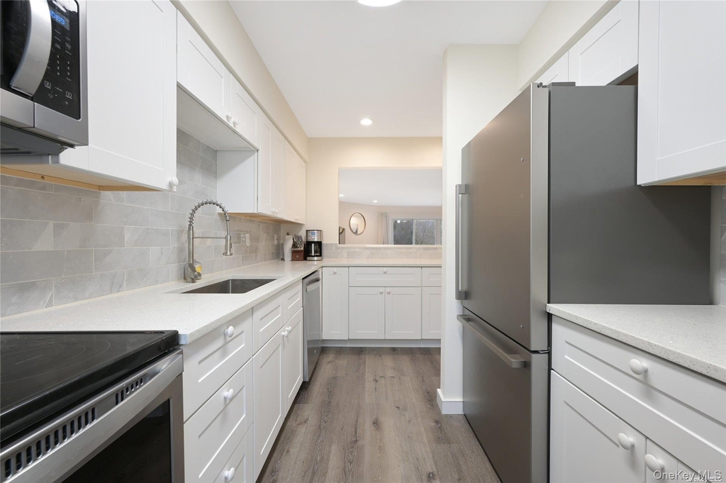 34 Montauk Highway - Photo 3