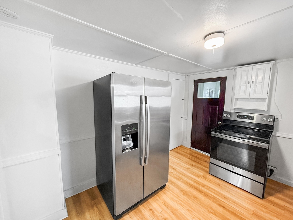 230 King - Photo 2