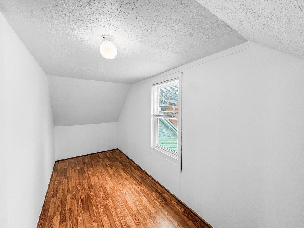 230 King - Photo 4