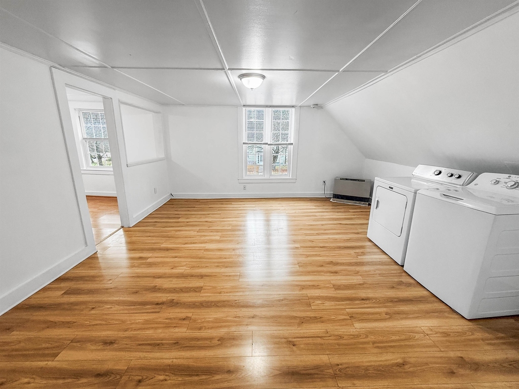 230 King - Photo 3