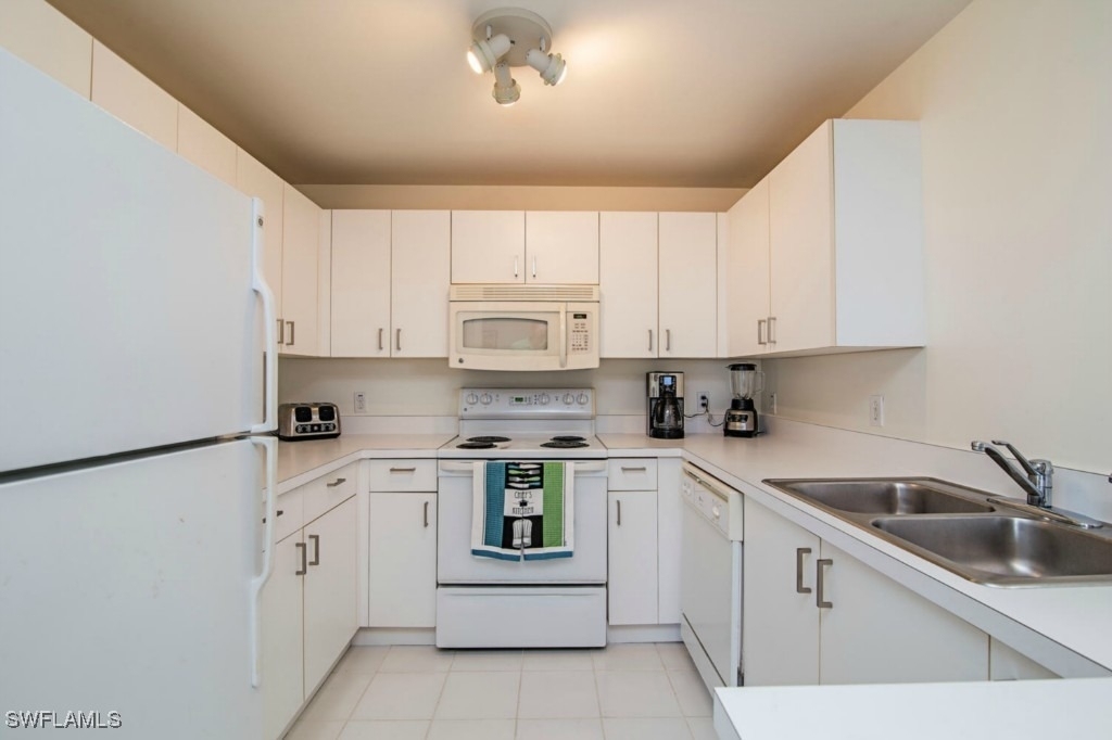 519 Roma Court - Photo 4